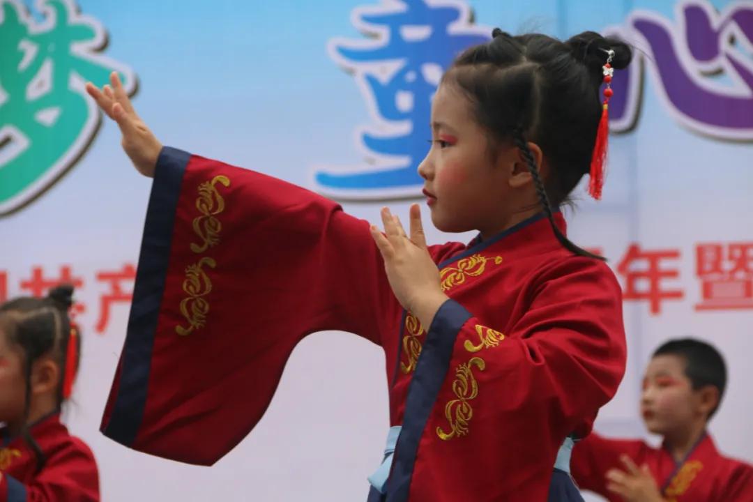 新市中心小学缤纷六一文艺汇演,临潼新市中心小学六一儿童节表演