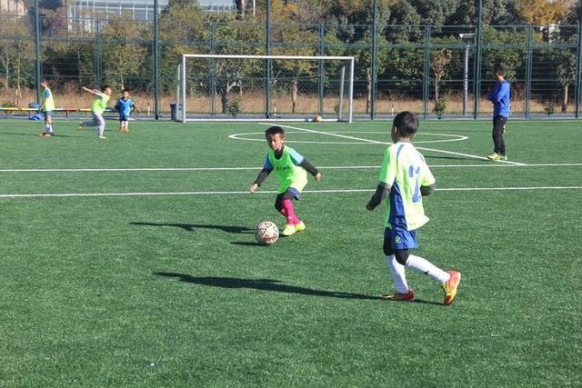 为梦想而努力青少年足球活动昆明,昆明少年足球训练营