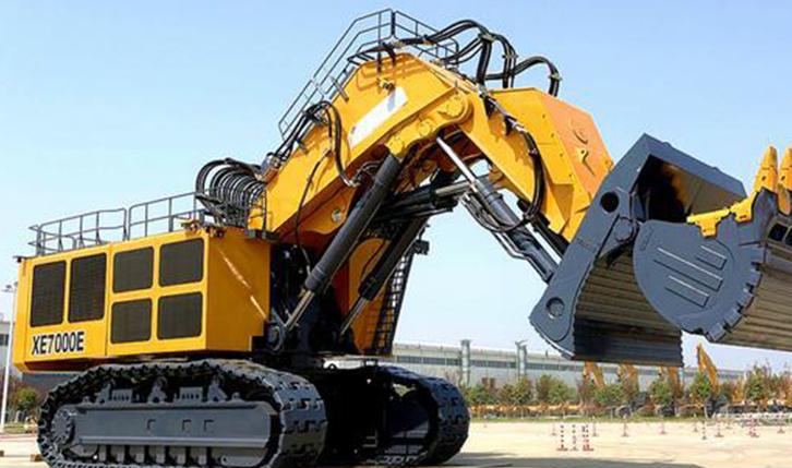 中国最大挖掘机一斗800吨,世界上最大挖掘机一天铲平一座山