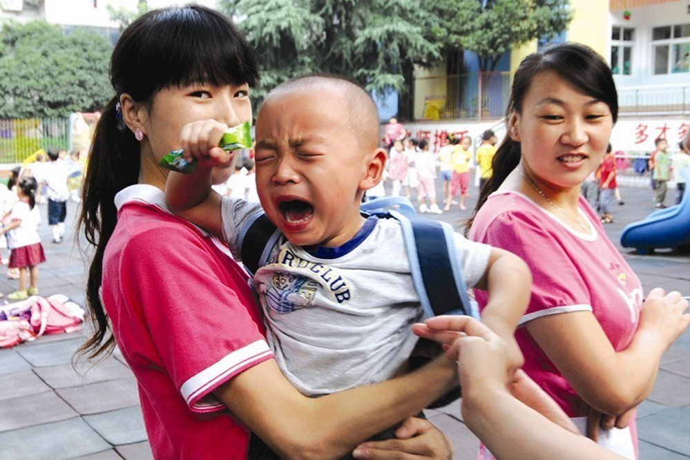 4岁宝宝妈妈在家不上学怎么办,4岁宝宝不肯去幼儿园