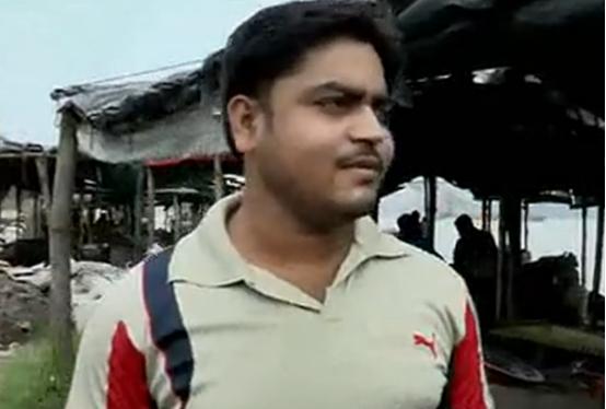 印度穷人下水道里淘金,印度穷人淘金