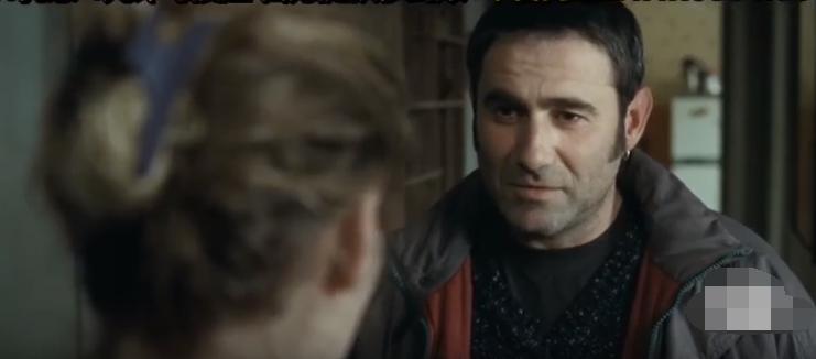 男孩背后长了一只翅膀,男孩身上长了一对翅膀是什么电影