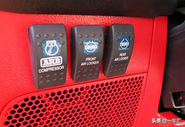 jeep皮卡车最新款,吉普老款j12皮卡