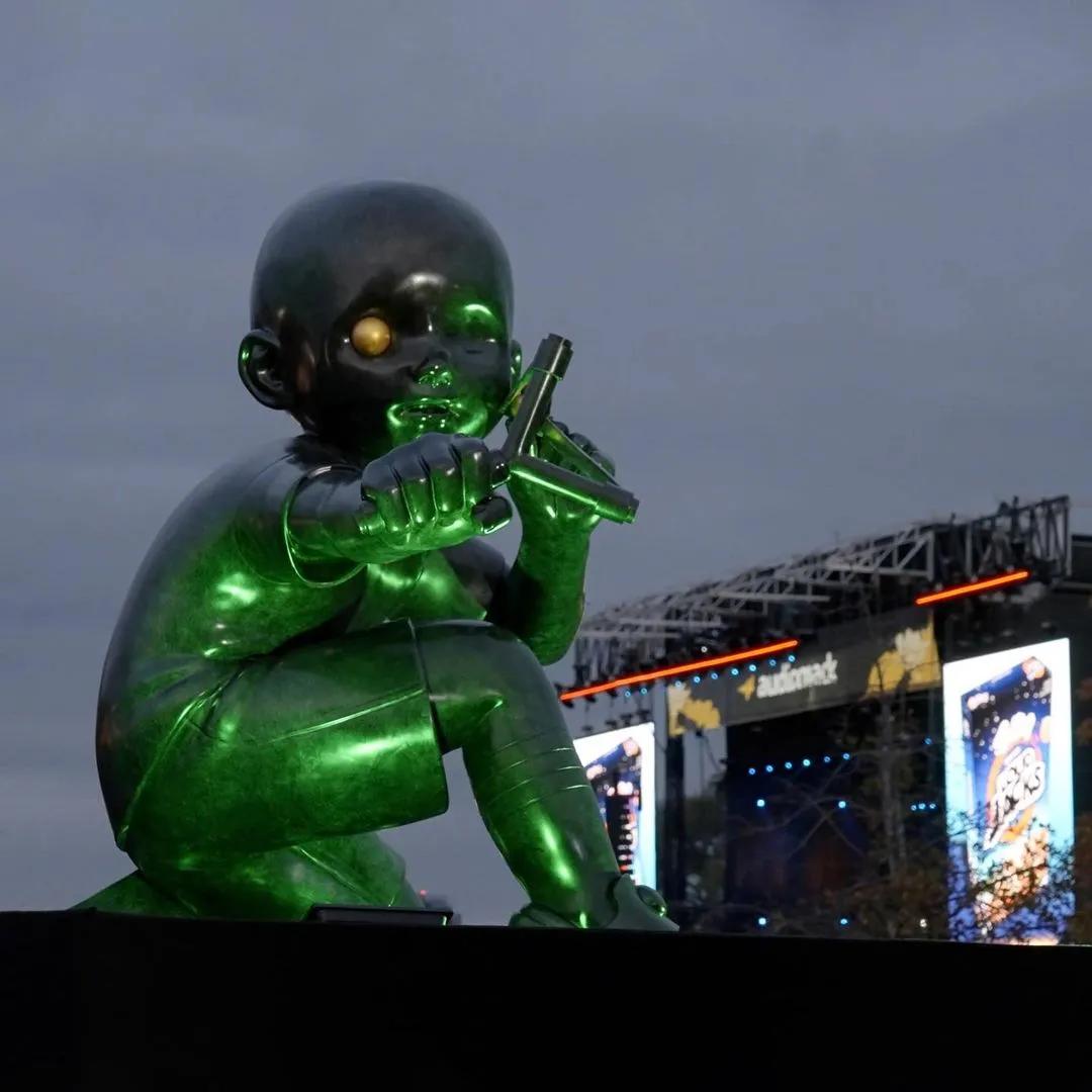 他是吴彦祖、村上隆钟爱的人，连续6年拿下漫画界奥斯卡