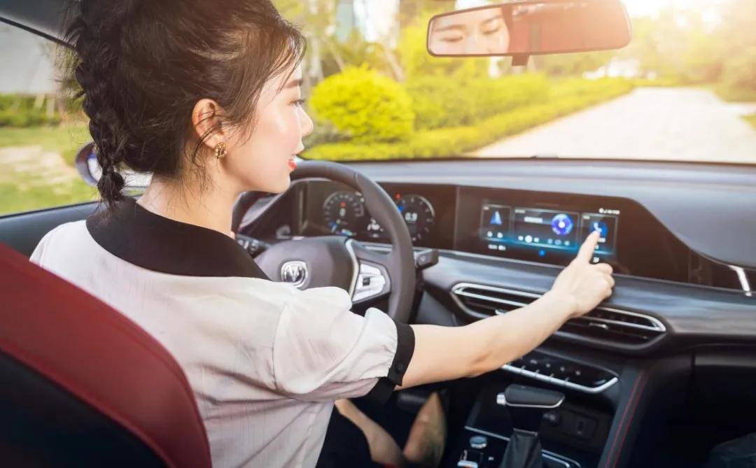 轩逸逸动plus朗逸怎么选,逸动plus高配和朗逸怎么选择