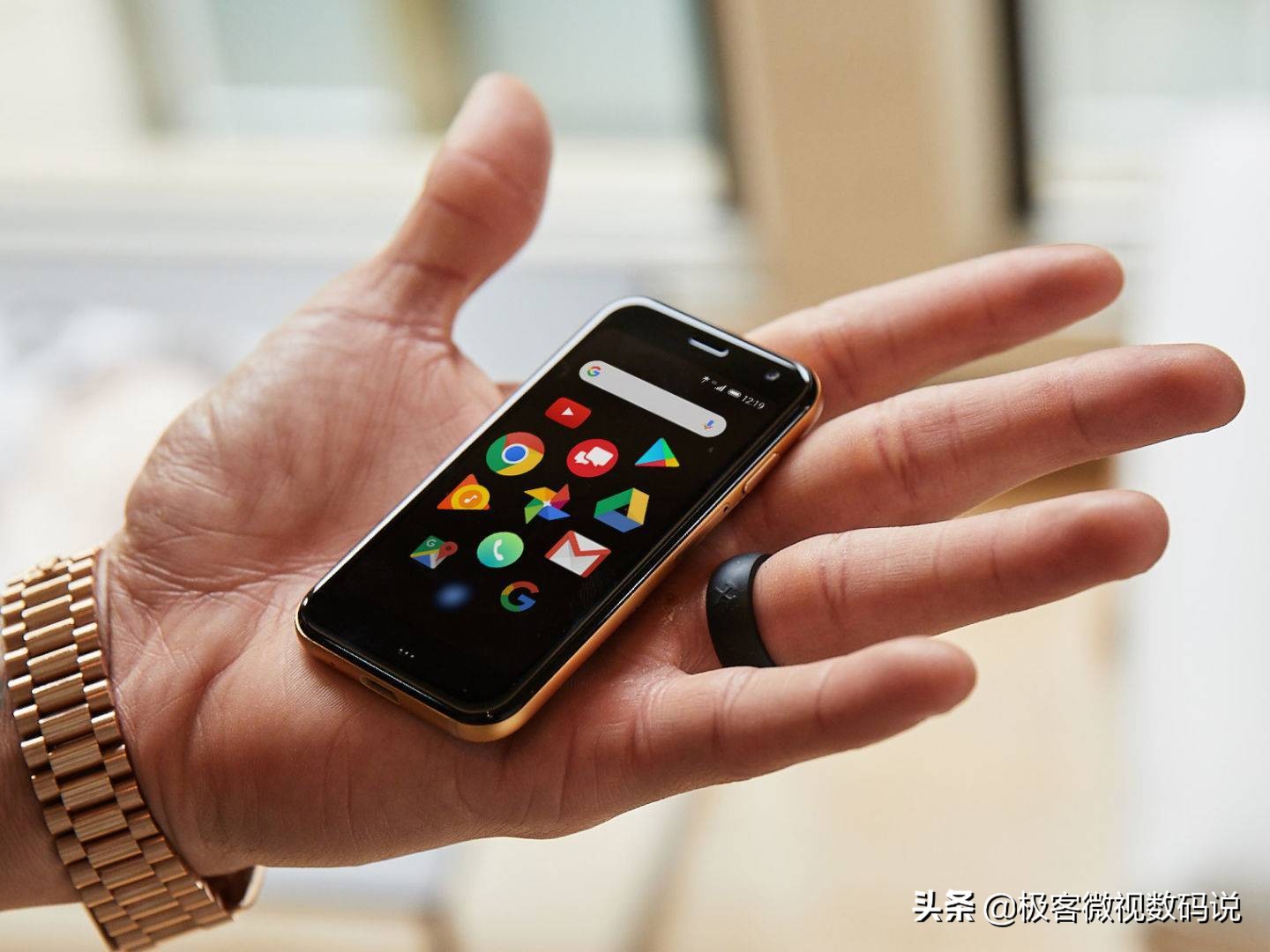 号称“小苹果”的手机到底有多强？何必苦等小屏iPhoneSE2