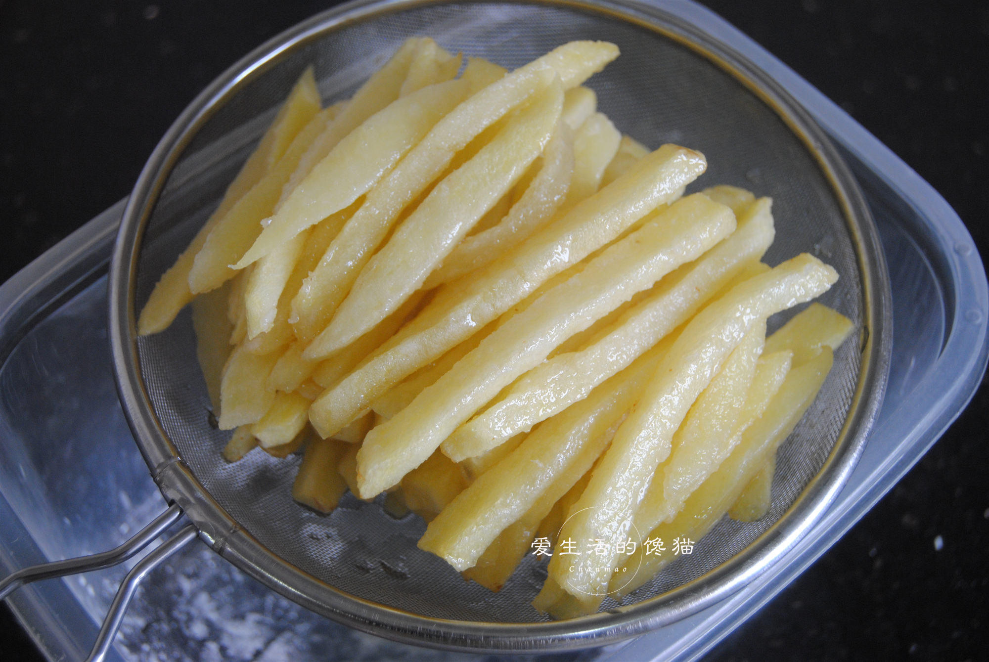 薯条简单又好吃不用放冰箱里,薯条这样做比外面买的还要好吃