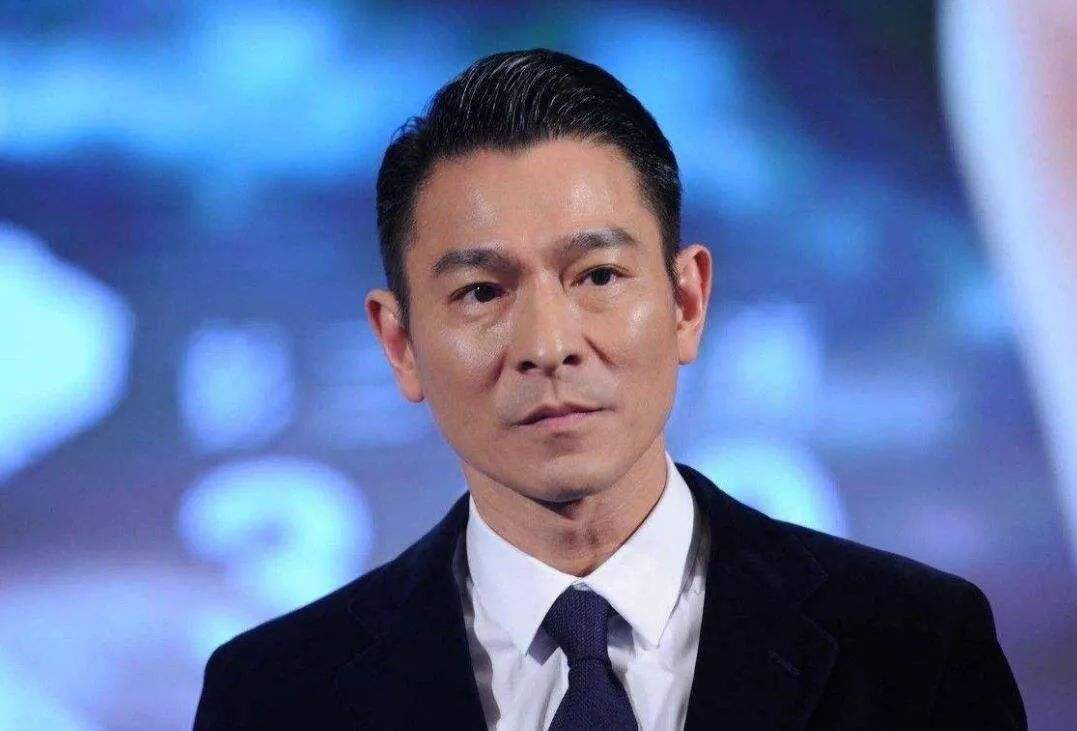 刘德华谈杨丽娟事件后续,刘德华和追星女孩杨丽娟的视频