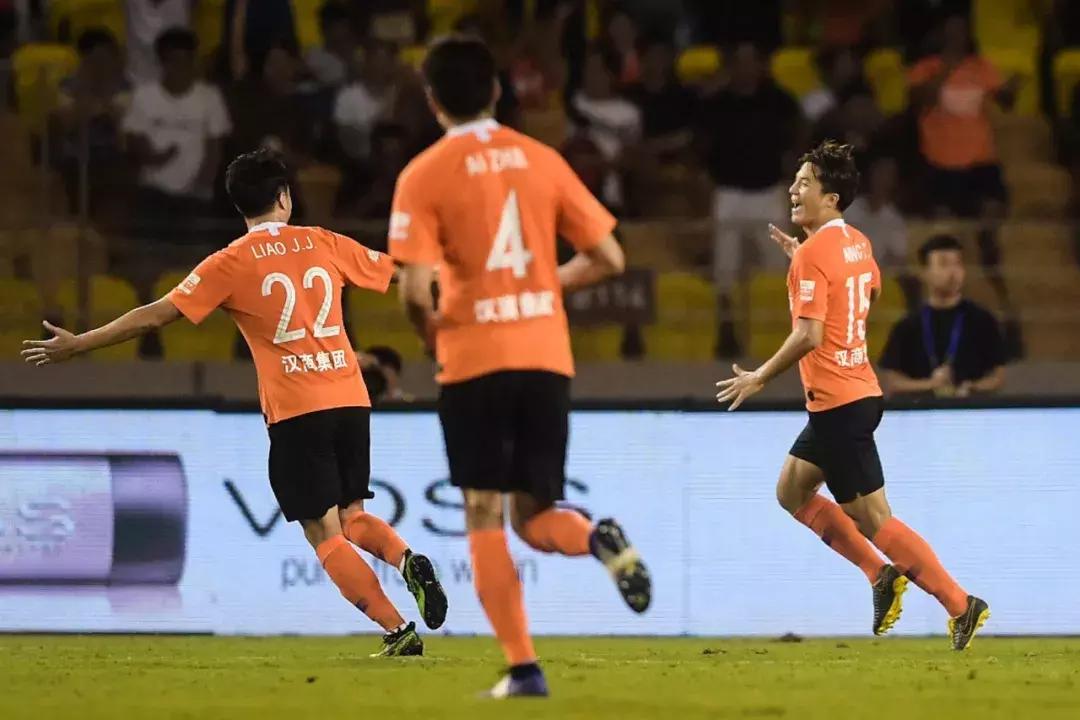 武汉卓尔4比3逆转广州富力,武汉卓尔赢球