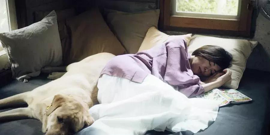 新年第一天22岁女大学生自缢,考验自己的女生自缢身亡