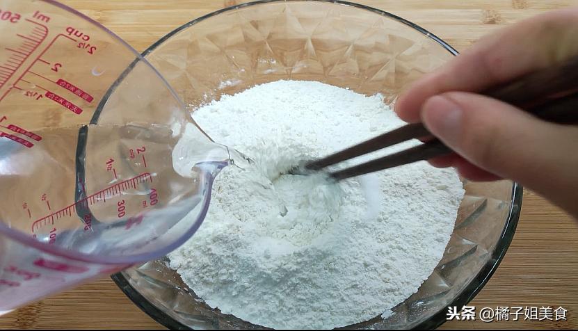 想吃面条可以用什么方法,想吃面条不用手擀教你懒人做法