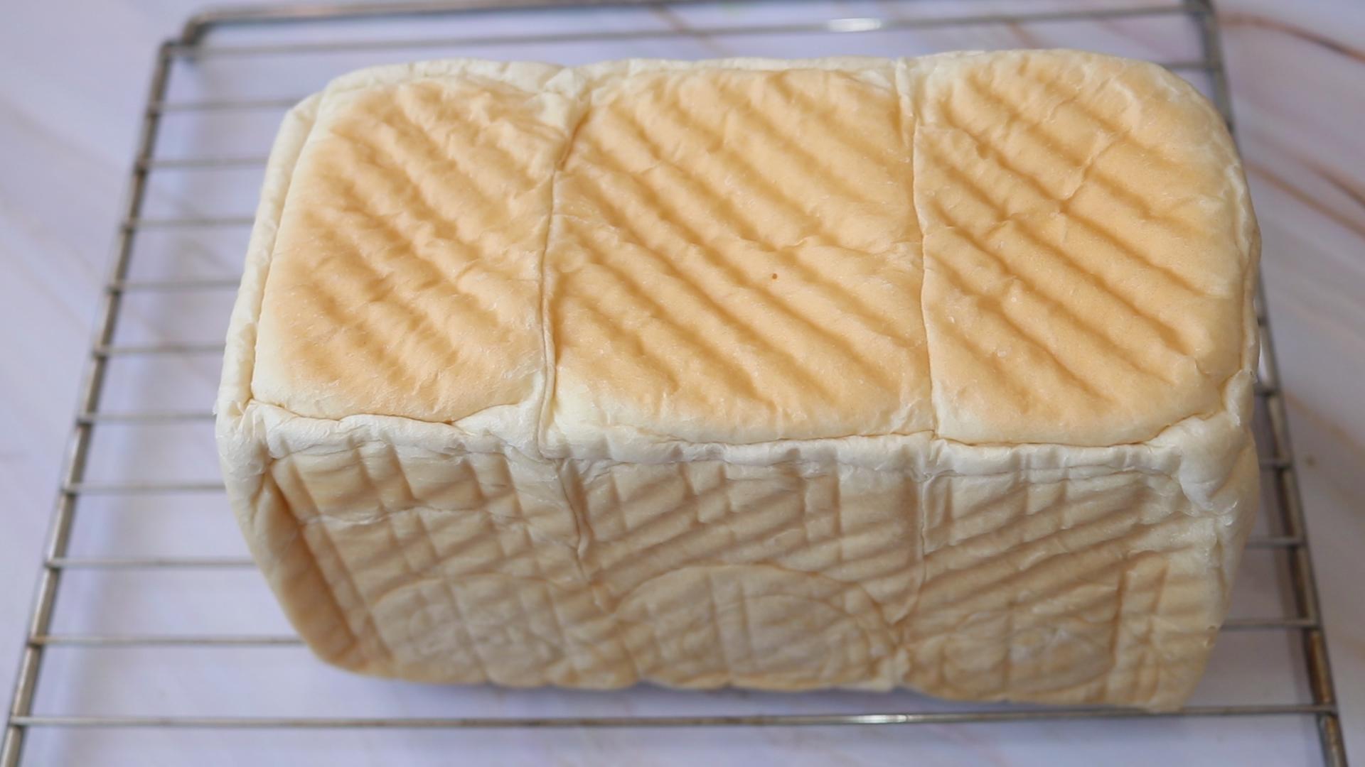 吐司不要黄油的做法,450克手撕吐司没办法揉成薄手套膜