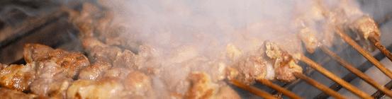 人气爆红的烧烤场，藏在了650㎡的校园课室里