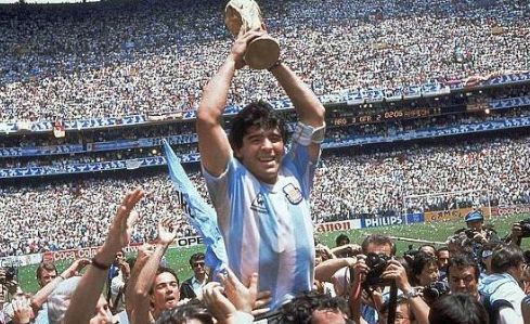 一代球王完整版,一代球王成功隐退