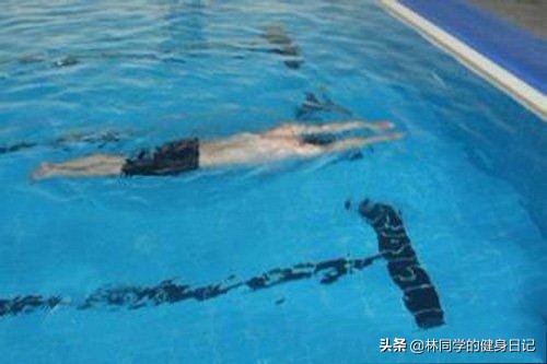 不会游泳教学视频,不会游泳教你三招搞笑视频