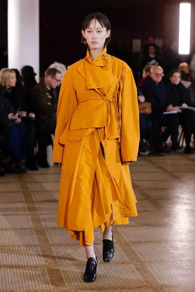 穿上大长袍，完美解决矮个子女生的世纪难题