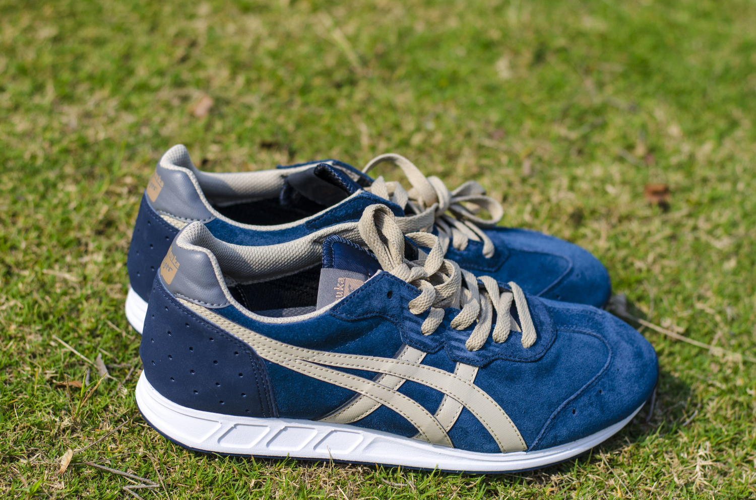 鬼塚虎休闲运动鞋子,鬼冢虎官方旗舰店鞋子什么颜色好