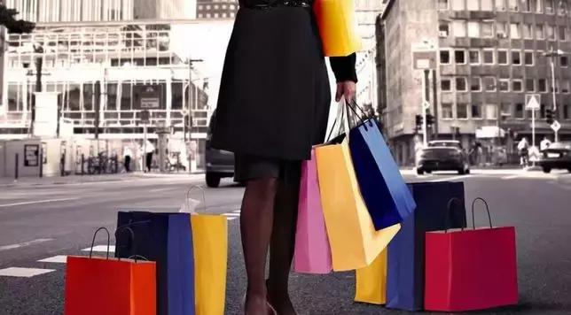 代购15000元被判刑,一个代购被判刑四年罚款一百万