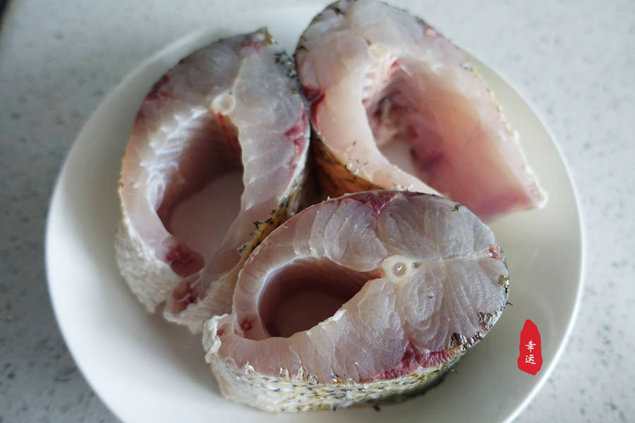 炖鱼的家常做法草鱼炖豆腐,五花肉草鱼炖豆腐怎么做才好吃啊