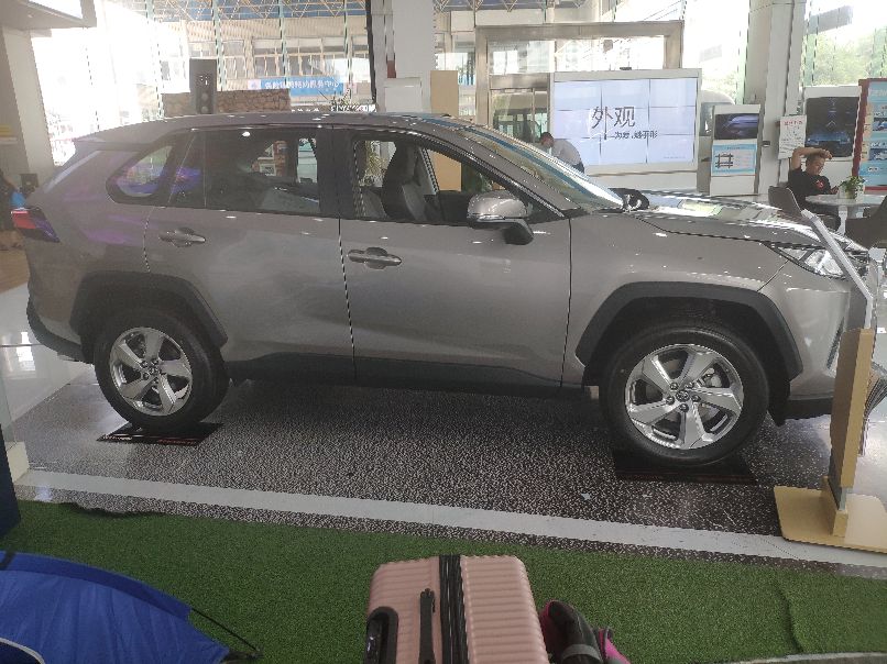 荣放铂青铜最佳效果图,铂青铜金属色荣放