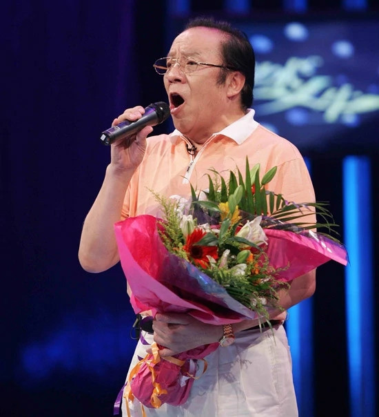 德艺双馨的老艺术家杨洪基,著名歌唱家杨洪基个人简介