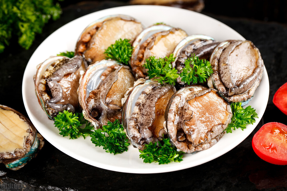 鲍鱼的清洗方法鲍鱼怎样清洗干净,老公鸡烧鲍鱼如何清洗鲍鱼