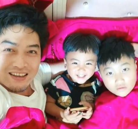 网红拉姆直播被烧的现场,网红拉姆遭前夫焚烧重度烧伤