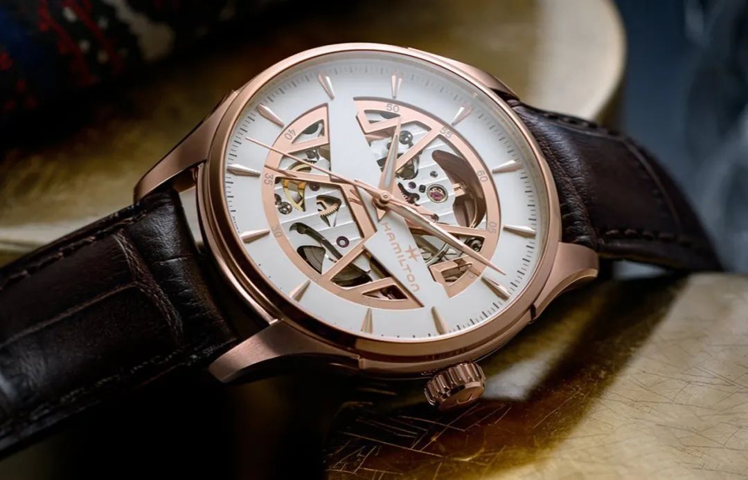 表带鳄鱼皮和蜥蜴皮哪个好,鳄鱼皮表带的真假怎样区别