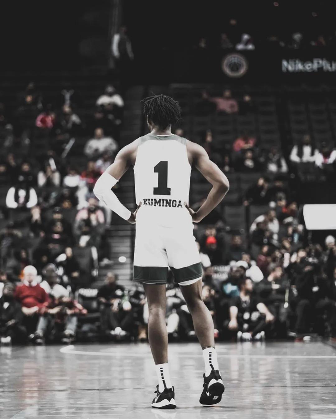 锡安半场进攻四次扣篮,锡安逆天上篮