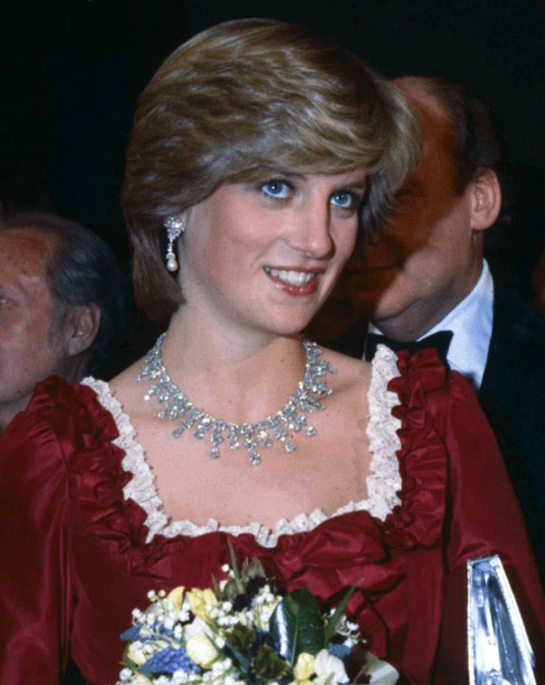 沙特王室送女王珠宝,英国王室的珠宝有多少