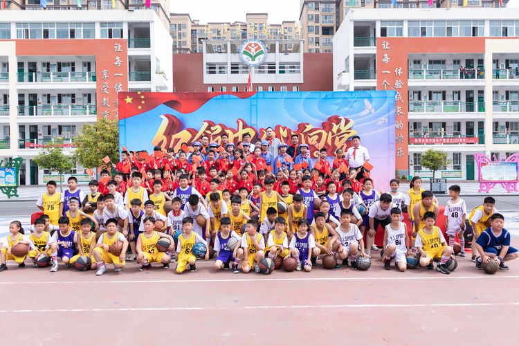 思源实验学校少先队入队仪式,社旗一小少先队入队仪式