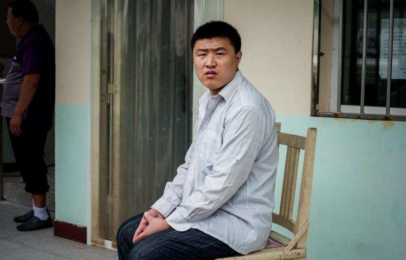 农村返乡创业青年养殖生态猪,返乡创业搞养殖带领群众致富