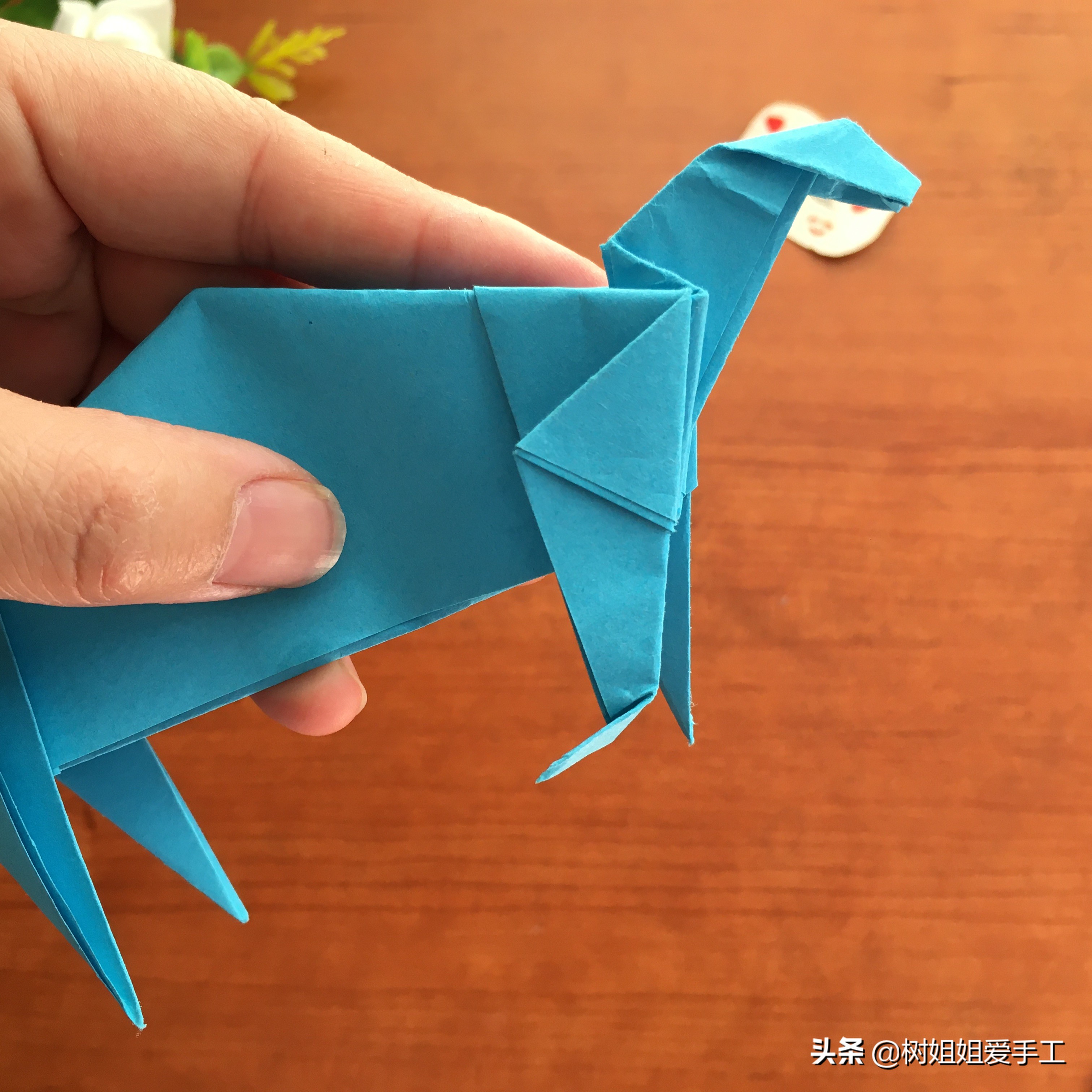 动物折纸镰刀龙教程,折可以张嘴的恐龙