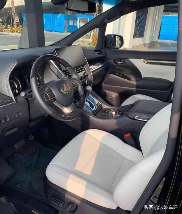雷克萨斯LM售价公布,推出两款车型,价格分为116.6万和146.6万