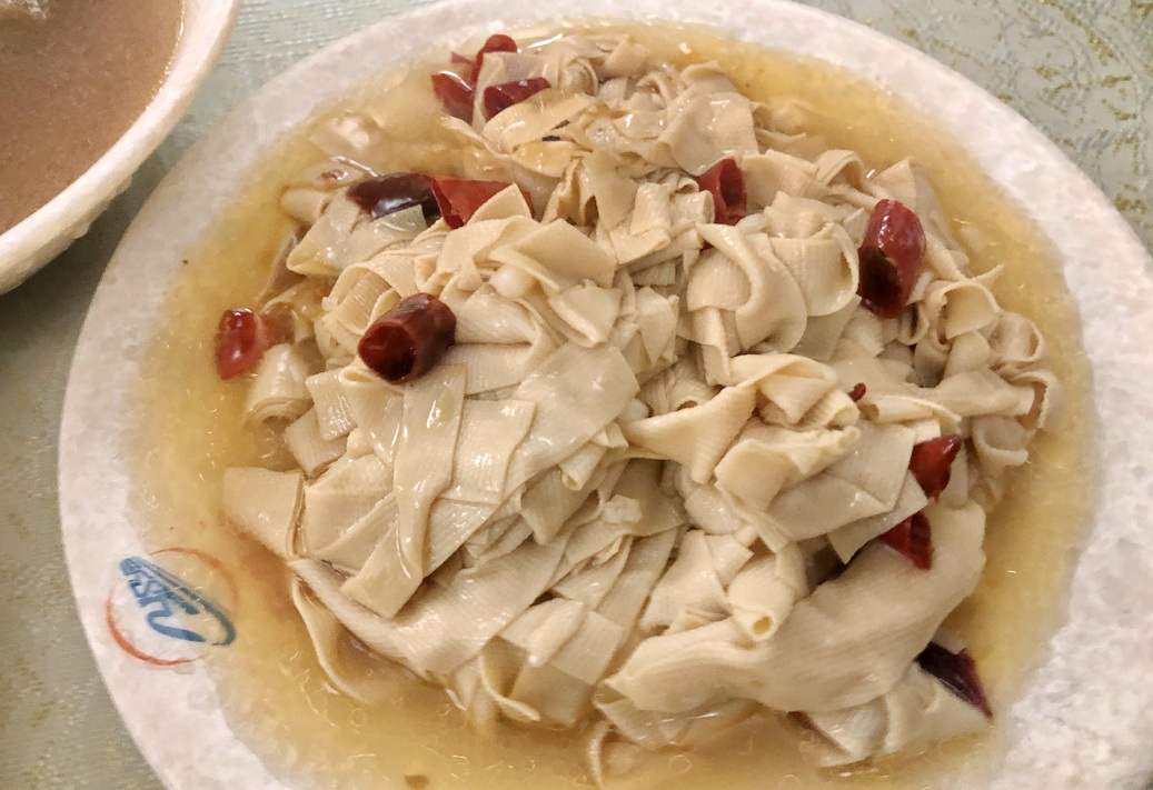 坐绿皮火车去泰山多少钱,坐火车爬泰山要坐到哪里