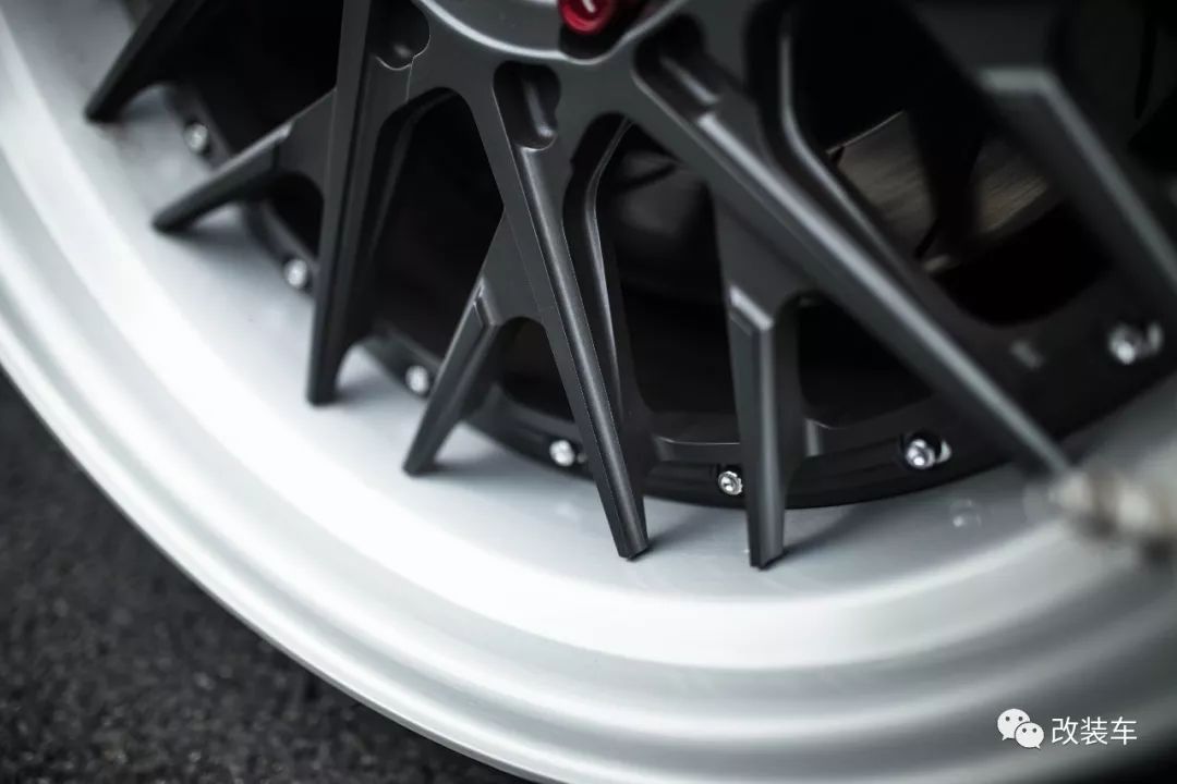 优美的线条暗藏着什么动机？