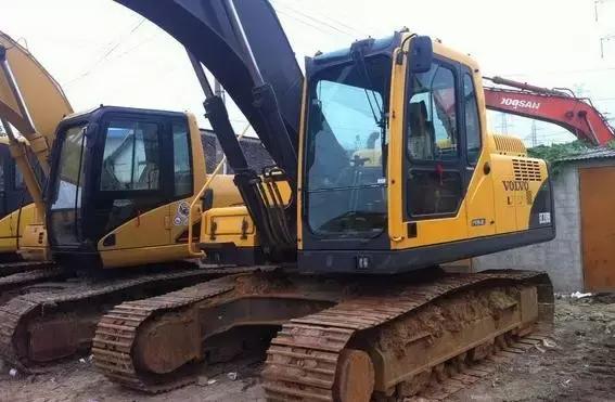 为什么二手挖机比较便宜,为什么今年二手挖机这么便宜