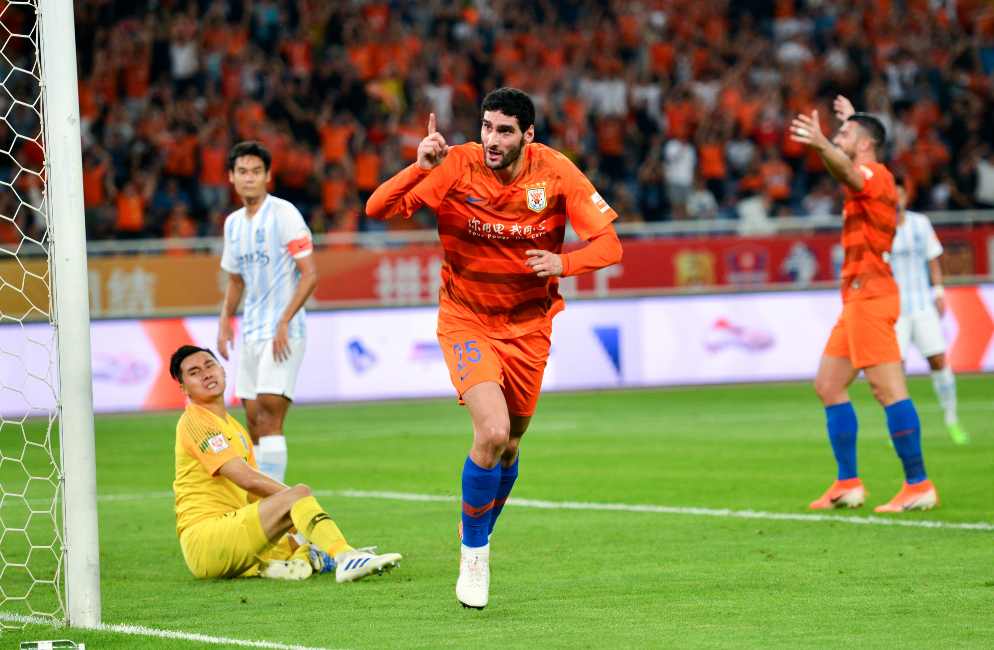 孙准浩对比蒿俊闵,孙准浩加盟鲁能