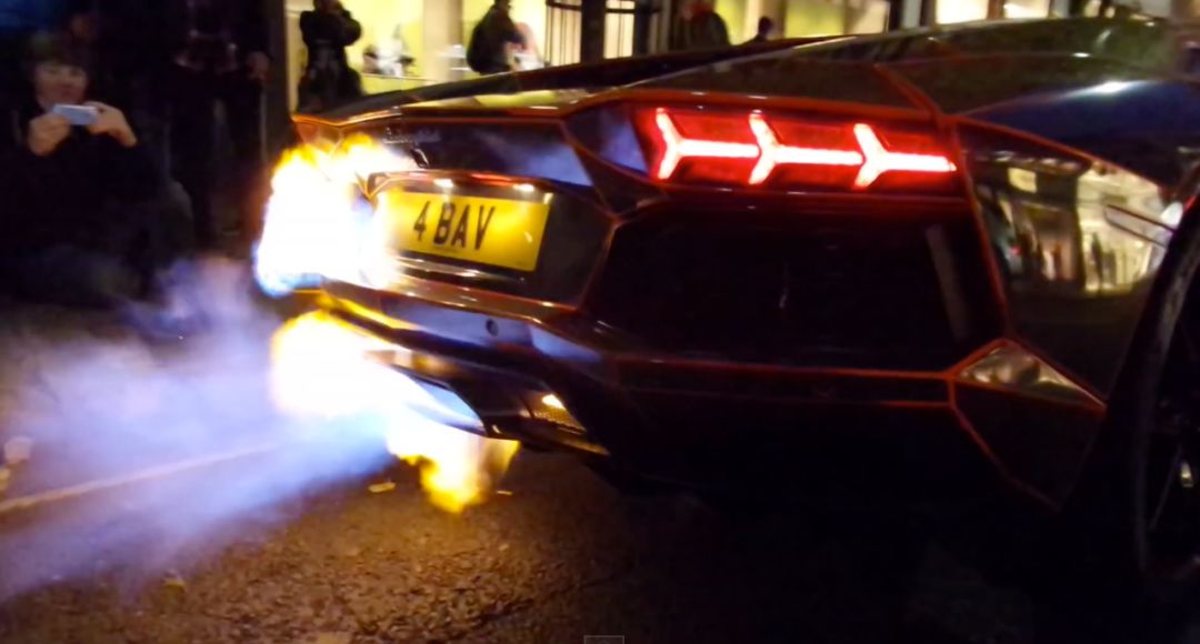 排气喷火是什么原理,排气喷火