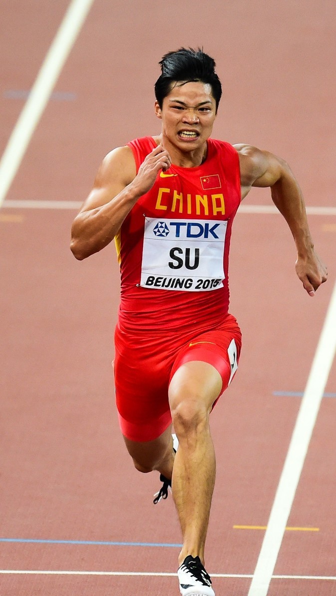 9.98秒，苏炳添打破亚洲百米赛纪录，创造黄种人的神话，一战封神