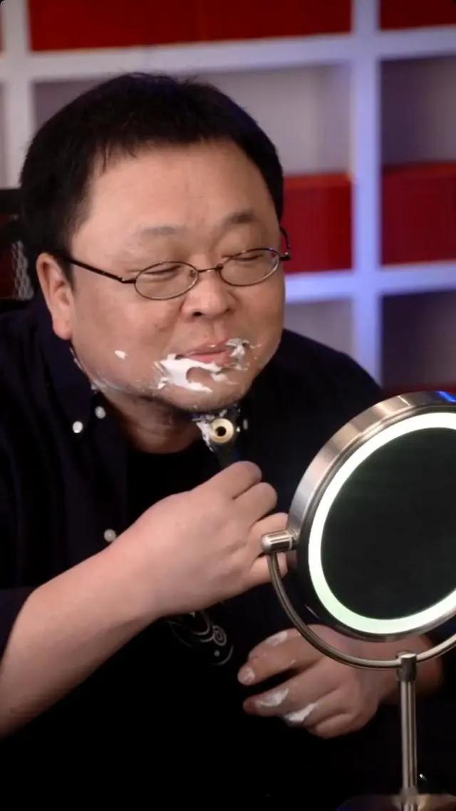 欠6个亿的罗永浩如何翻身,3年还清6个亿罗永浩的理想主义