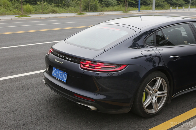 保时捷panamera混动深度测试 (全新保时捷panamera4s 2.9t试驾感受)