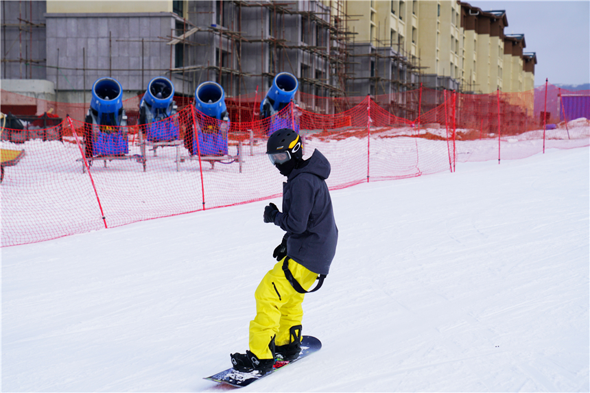 北京附近适合亲子游的滑雪场,崇礼太舞滑雪场滑雪单板