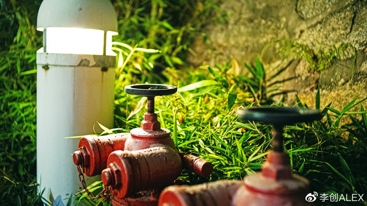 七工匠50mmf1.8镜头与55mmf1.05的区别,不到三千的旗舰机