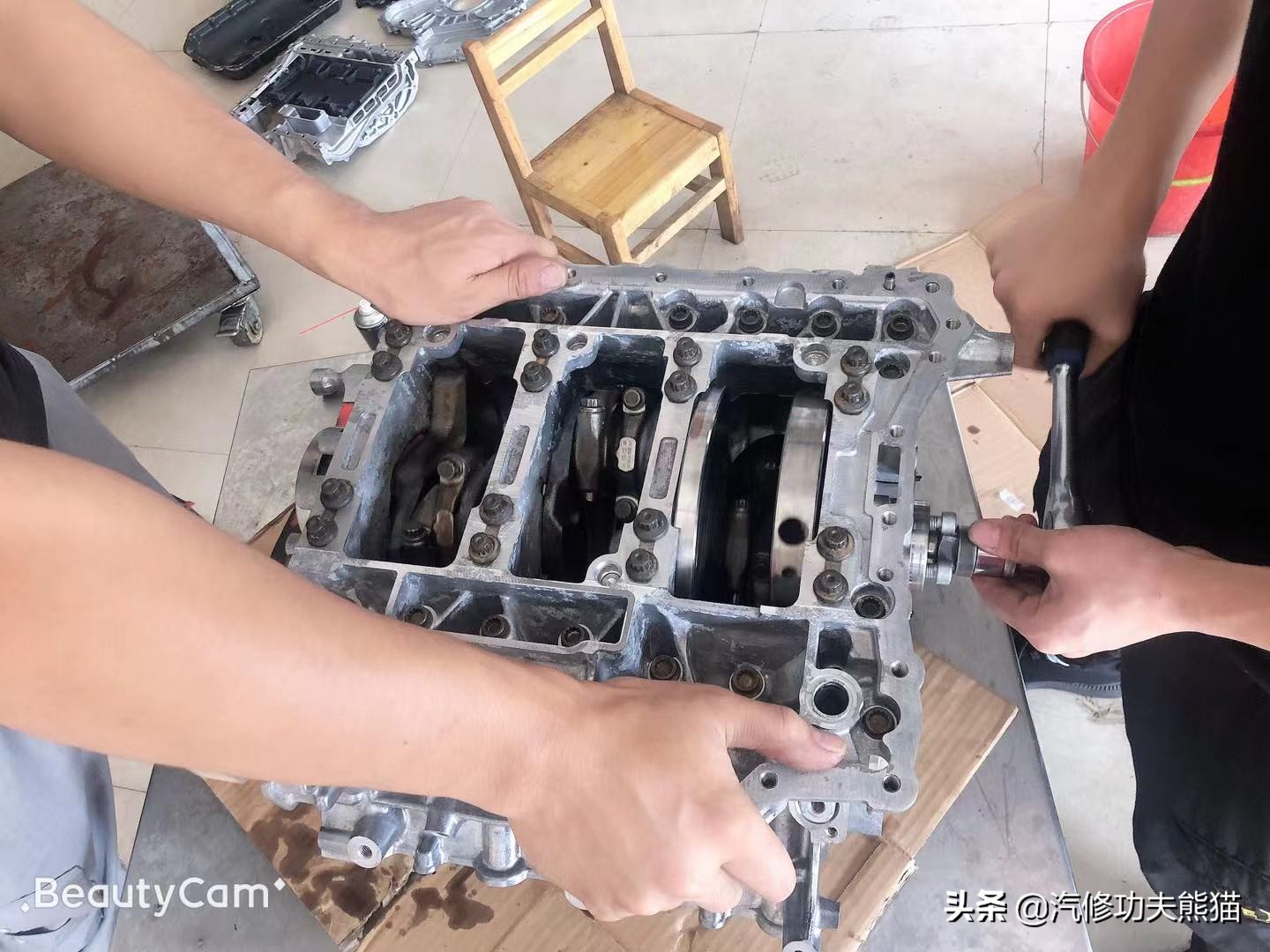 奥迪a8烧机油吗48v轻混,奥迪a8烧机油一千公里烧0.5正常吗