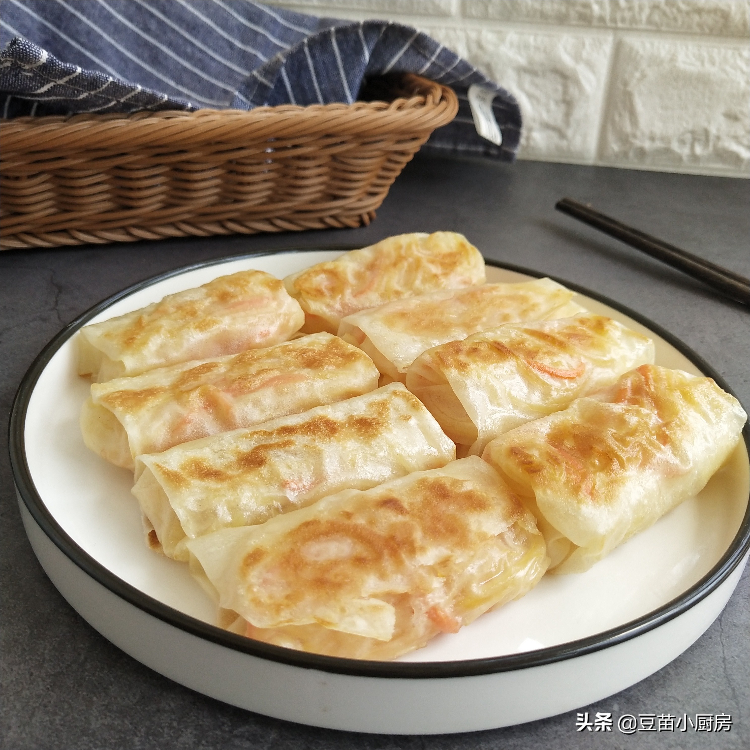 干拌面土豆丝卷饼的做法,凉水和面烙土豆丝卷饼
