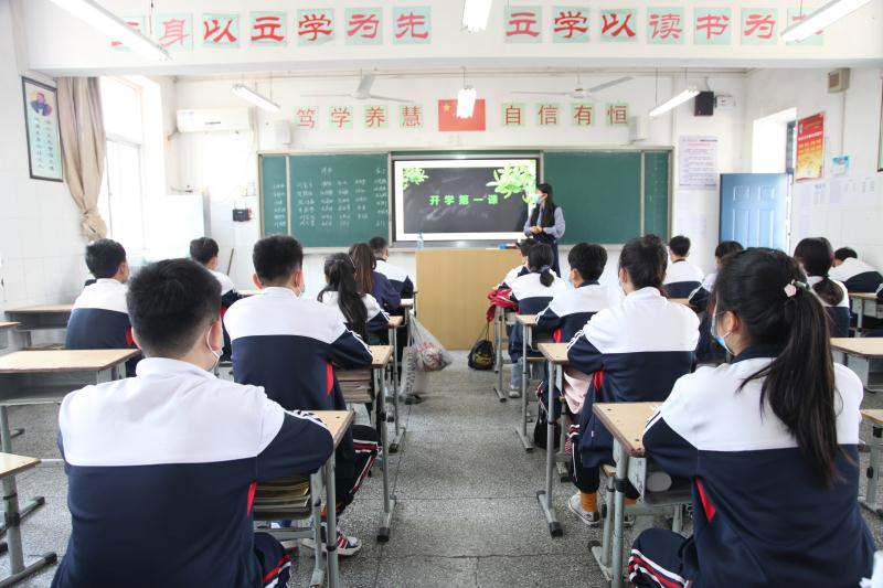 许久不见！你好校园：郑东新区中学全面复学，1.7万学子书声琅琅