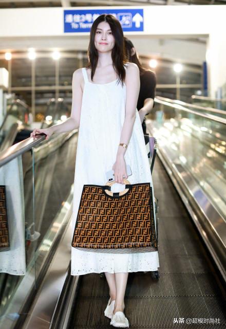 FENDI至今仍使用动物皮草，为何还受杨紫何穗奚梦瑶等众星宠爱？