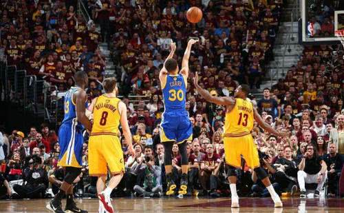 当今联盟的三分球与小球模式