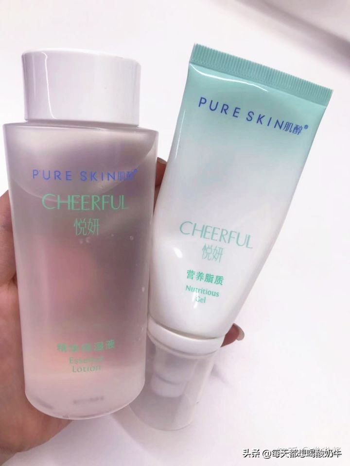 油皮肤毛孔粗大适合的水乳推荐,皮肤黑黄毛孔大没有光泽水乳推荐